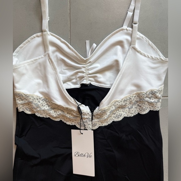 Elegant Black and White Women's Dress - Picture 7 of 8